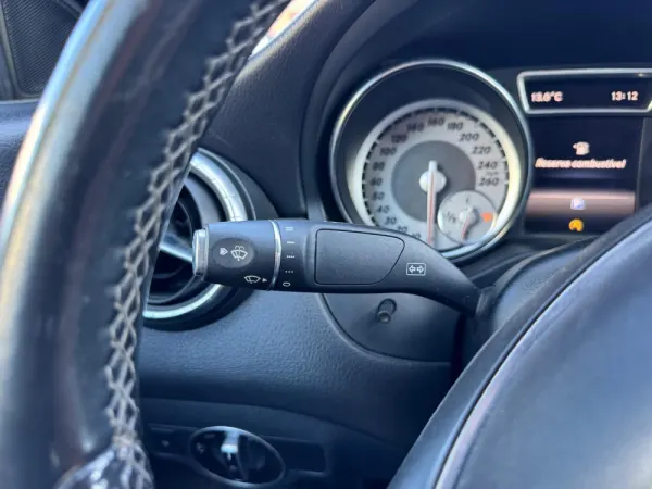 Mercedes-Benz CLA 180 CDI Urban 29