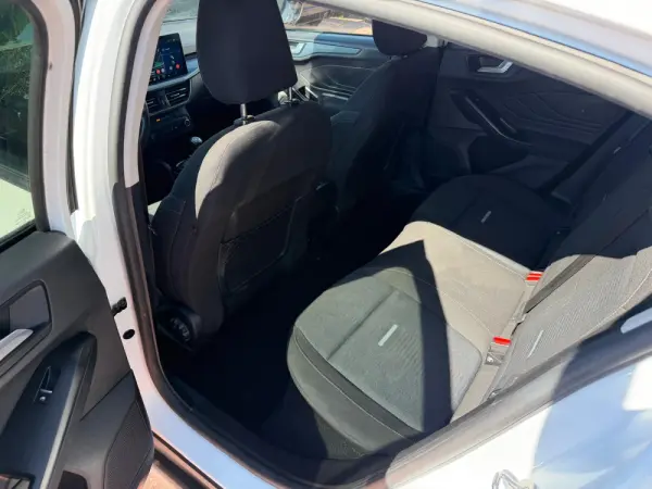 Ford Focus 1.0 EcoBoost Titanium 8