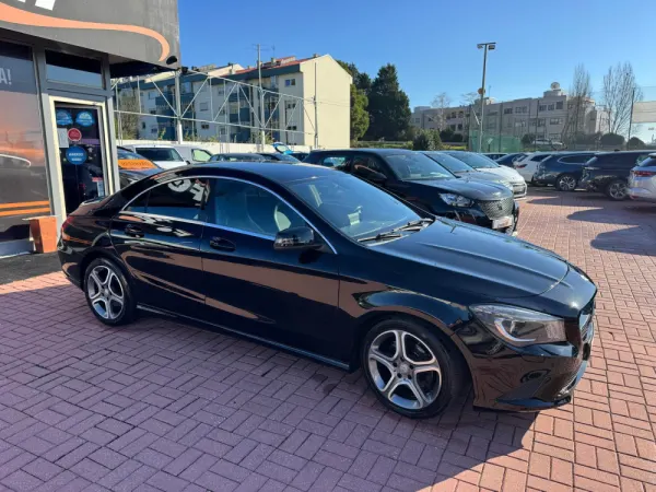 Mercedes-Benz CLA 180 CDI Urban 9