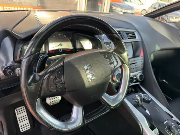 Citroën DS5 2.0 HDi Hy4 So Chic CMP6 102g 42