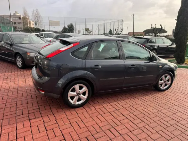Ford Focus 1.6 TDCi Ghia 17