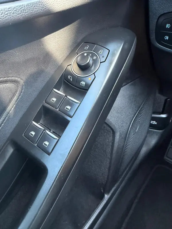 Ford Focus 1.0 EcoBoost Titanium 28