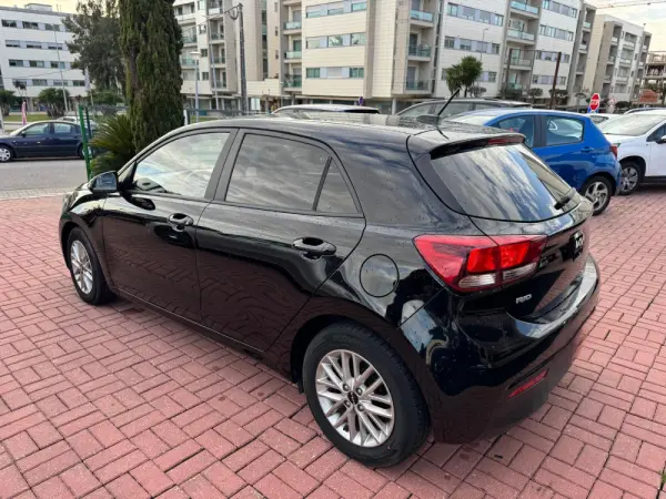 Kia Rio 1.2 CVVT Dynamic 18