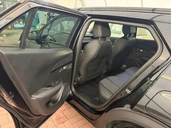 Peugeot 2008 1.5 BlueHDi GT Pack EAT8 25