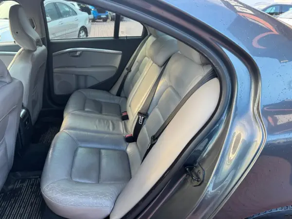 Volvo S80 2.0 D Momentum 17