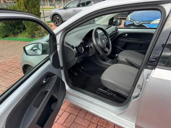 Volkswagen Up! 1.0 BlueMotion Move 17