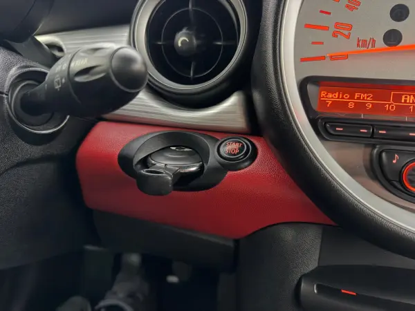 MINI 3 Portas Cooper D 24