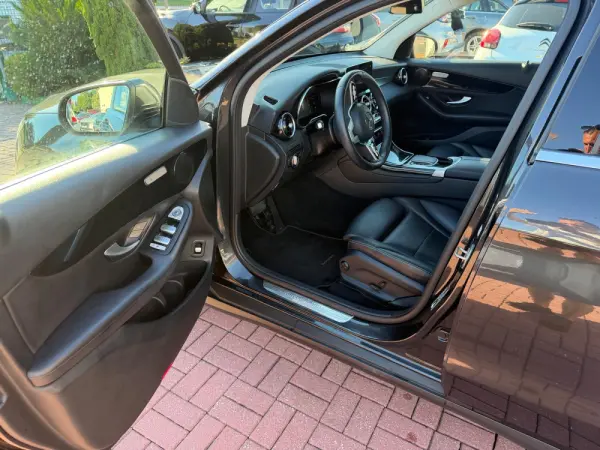 Mercedes-Benz GLC 300 de Coupe 4Matic 9G-TRONIC Exclusive 7