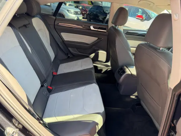 Volkswagen Arteon 2.0 TDI Elegance DSG 15