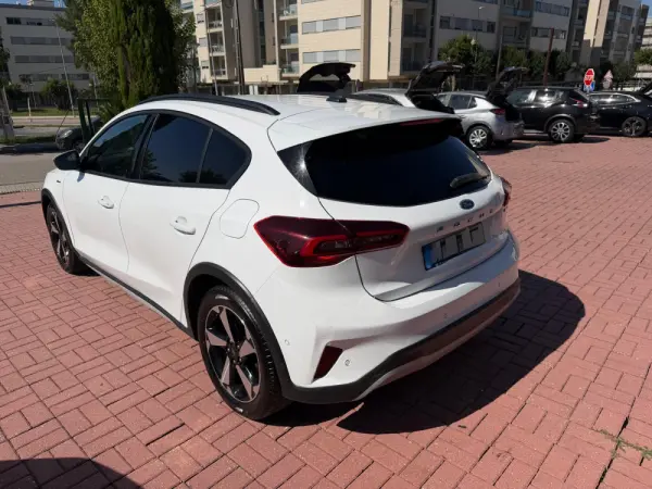 Ford Focus 1.0 EcoBoost Titanium 10