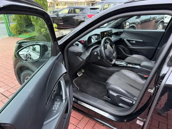 Peugeot 2008 1.5 BlueHDi GT Pack EAT8 6