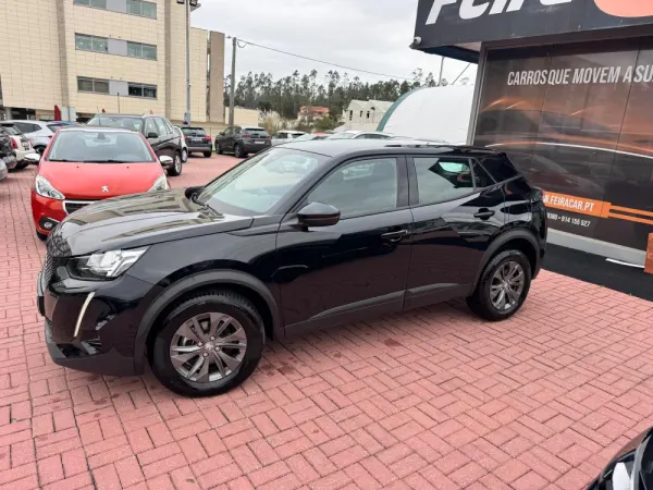 Peugeot 2008 1.2 PureTech Active Pack 8