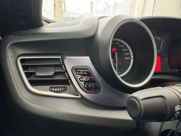 Alfa Romeo Giulietta 1.6 JTDM Exclusive 34