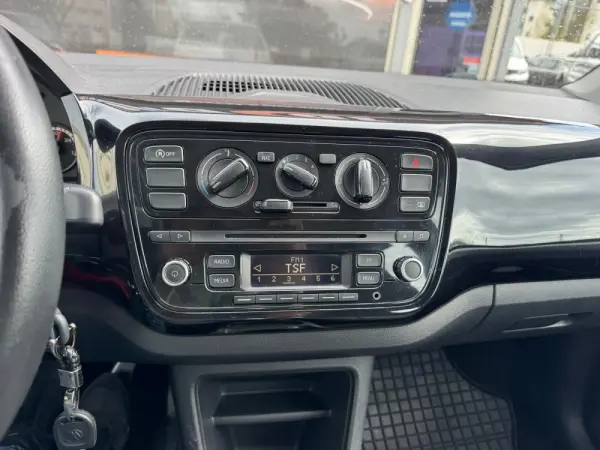 Volkswagen Up! 1.0 BlueMotion Move 19