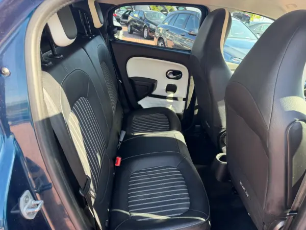 Renault Twingo Z.E. 22 Intens 8