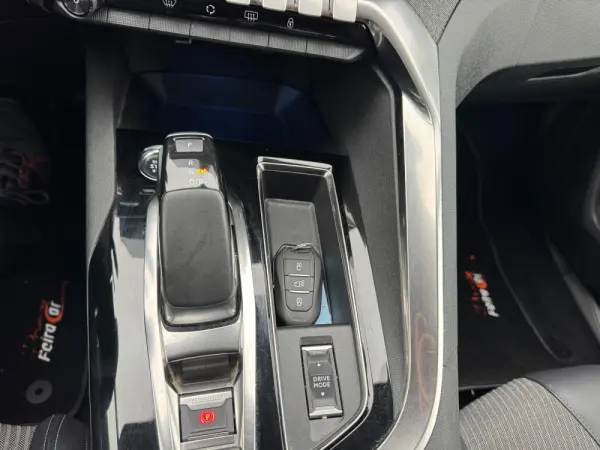 Peugeot 3008 1.6 Hybrid Allure Pack e-EAT8 30