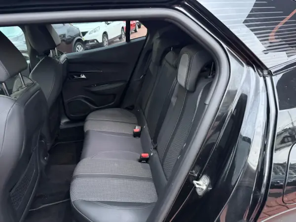 Peugeot 2008 1.5 BlueHDi GT Pack EAT8 53