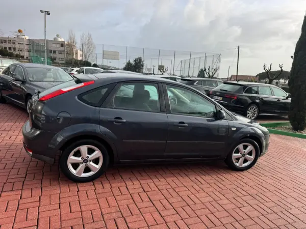 Ford Focus 1.6 TDCi Ghia 18
