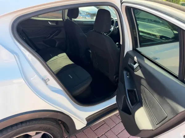 Ford Focus 1.0 EcoBoost Titanium 19