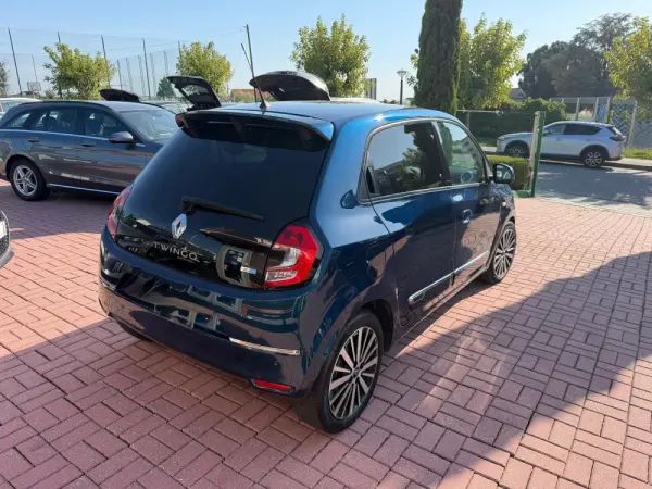 Renault Twingo Z.E. 22 Intens 11