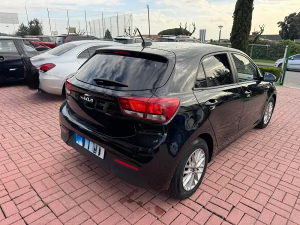 Kia Rio 1.2 CVVT Dynamic 11