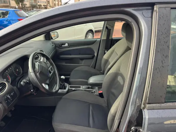 Ford Focus 1.6 TDCi Ghia 7