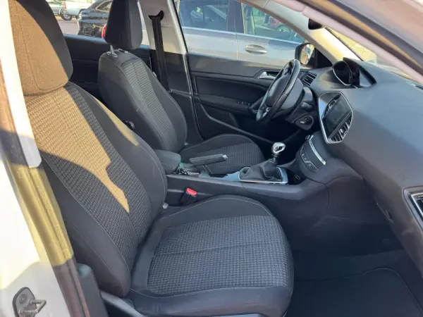 Peugeot 308 1.5 BlueHDi Active Pack 24