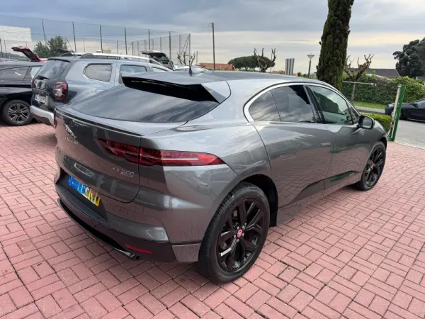 Jaguar I-Pace 4
