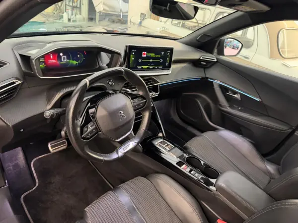 Peugeot 2008 1.5 BlueHDi GT Pack EAT8 52