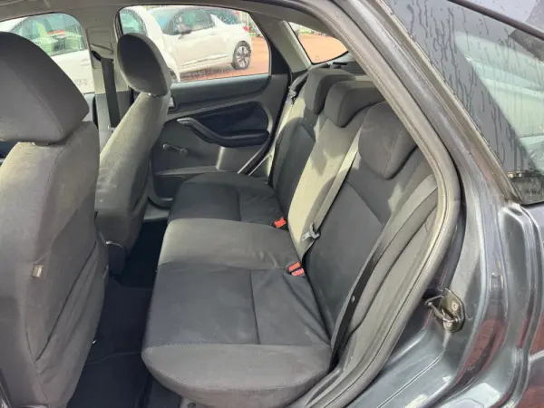 Ford Focus 1.6 TDCi Ghia 10