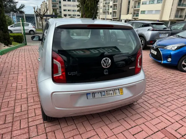 Volkswagen Up! 1.0 BlueMotion Move 11