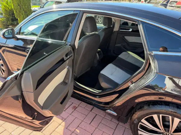 Volkswagen Arteon 2.0 TDI Elegance DSG 10