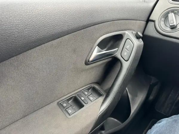 Volkswagen Polo 1.2 TSi Trendline 23