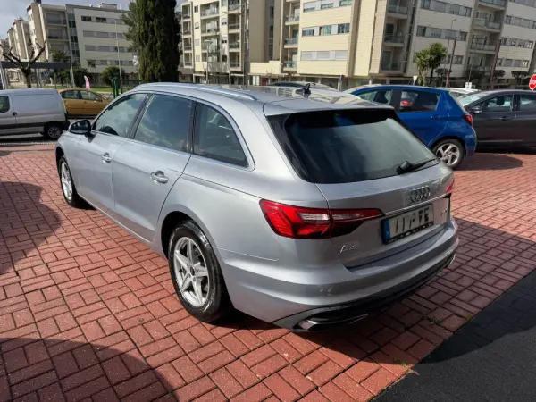 Audi A4 Avant 35 TDI S tronic 30