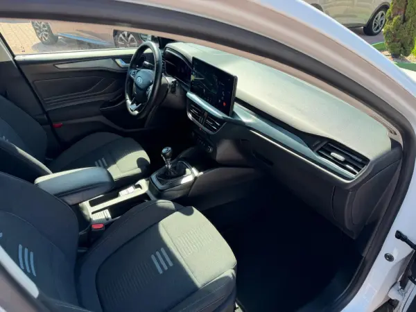 Ford Focus 1.0 EcoBoost Titanium 21