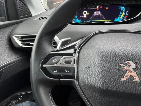 Peugeot 3008 1.6 Hybrid Allure Pack e-EAT8 33