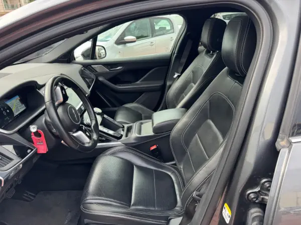 Jaguar I-Pace 18