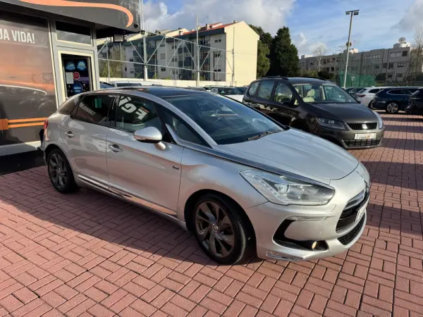 Citroën DS5 2.0 HDi Hy4 So Chic CMP6 102g 8