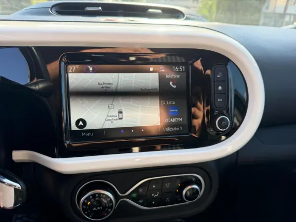 Renault Twingo Z.E. 22 Intens 30