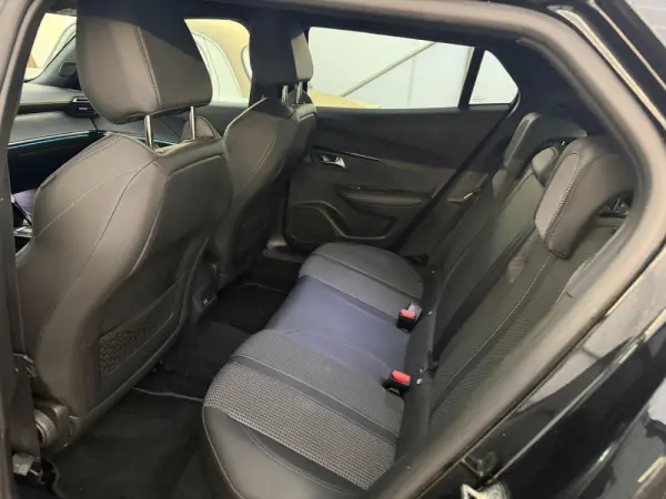 Peugeot 2008 1.5 BlueHDi GT Pack EAT8 23