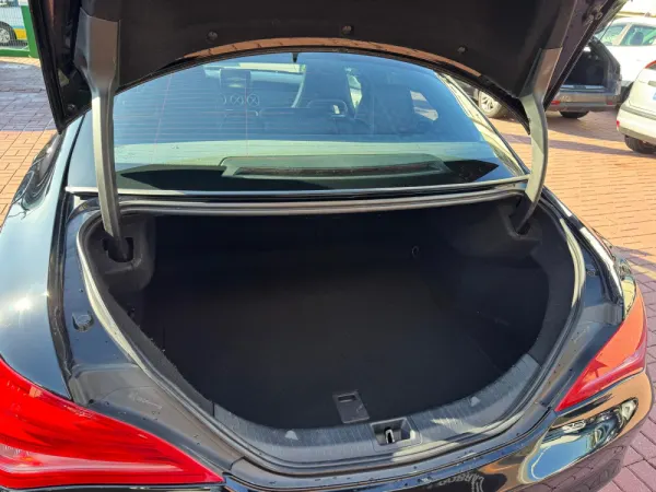 Mercedes-Benz CLA 180 CDI Urban 23