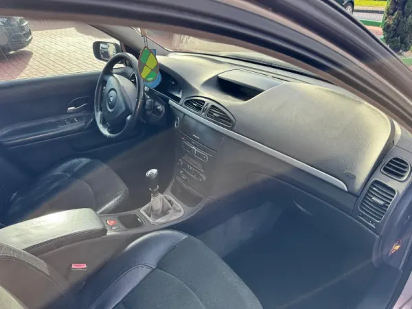 Renault Laguna Break 1.9 dCi Dynamique 4