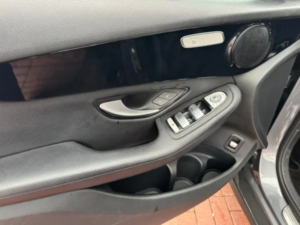 Mercedes-Benz GLC 300 de 4Matic Business Solutions Frota 26