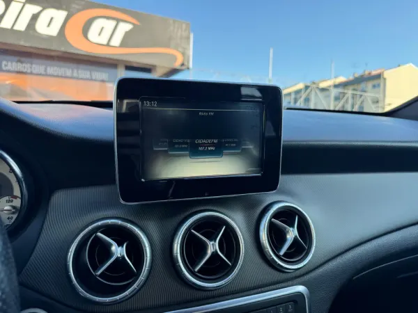 Mercedes-Benz CLA 180 CDI Urban 24