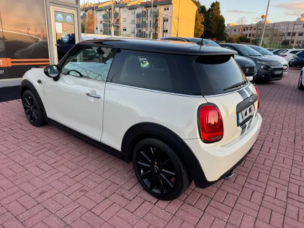 MINI 3 Portas One 33