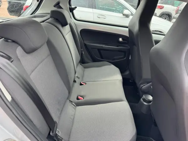 Volkswagen Up! 1.0 BlueMotion Move 7