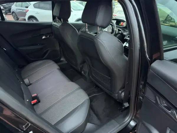 Peugeot 2008 1.5 BlueHDi GT Pack EAT8 9