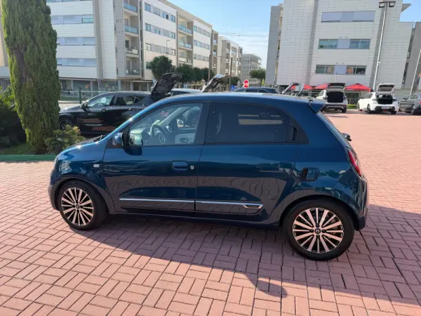 Renault Twingo Z.E. 22 Intens 15