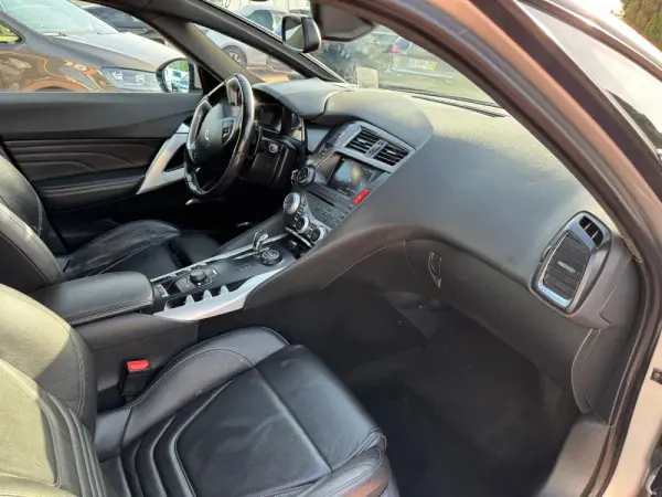 Citroën DS5 2.0 HDi Hy4 So Chic CMP6 102g 18