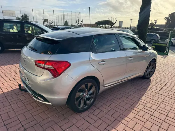 Citroën DS5 2.0 HDi Hy4 So Chic CMP6 102g 43